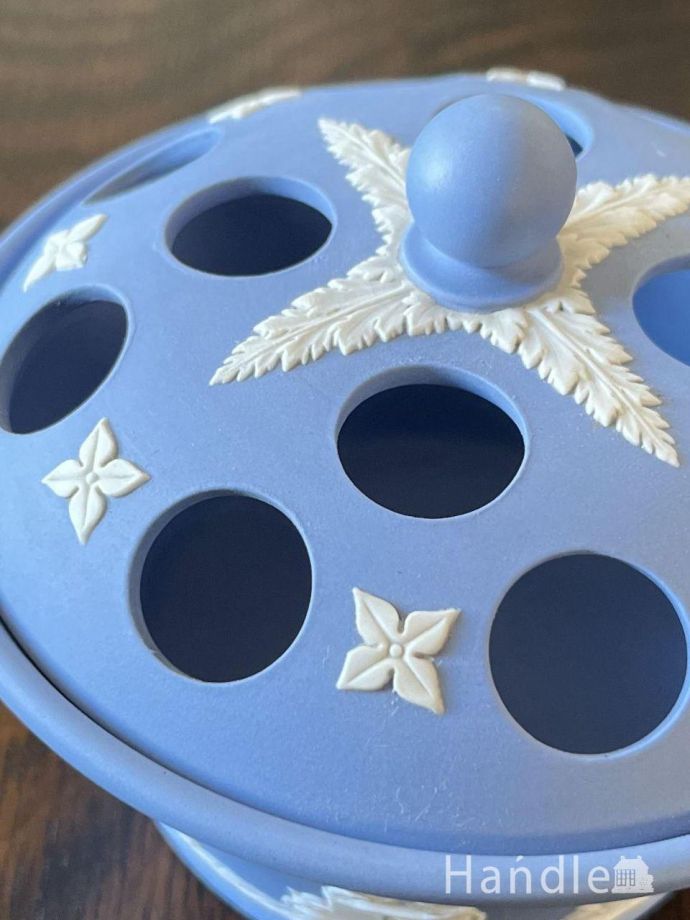 アンティークウェッジウッドのジャスパーウェア、ペールブルー色の