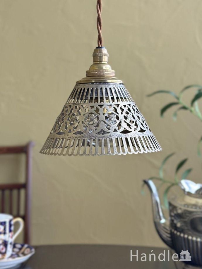 アンティークのペンダントライトシェード