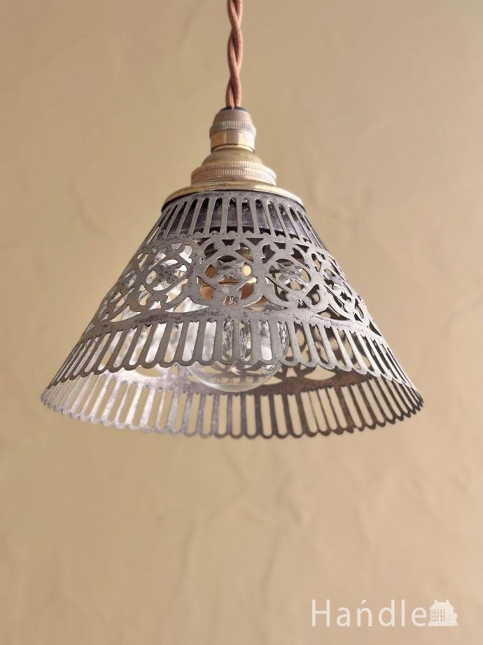 下から見上げると・・・