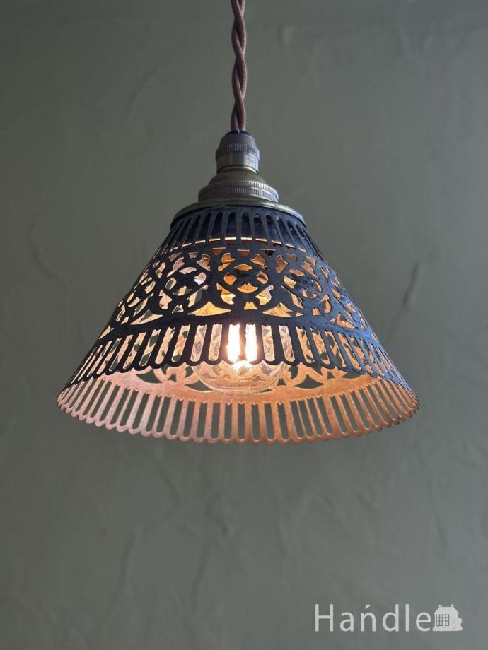 夜になると・・・