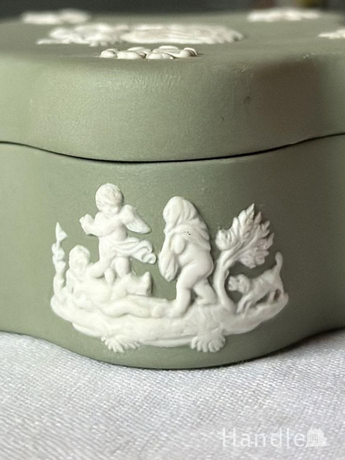 ジャスパーウェアの装飾