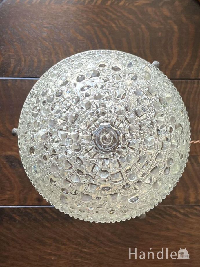 ガラスのシェードです。