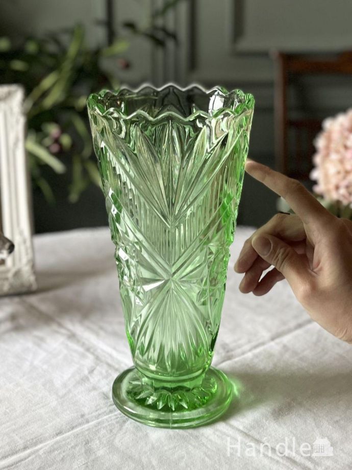 アンティークガラスの花器の大きさ