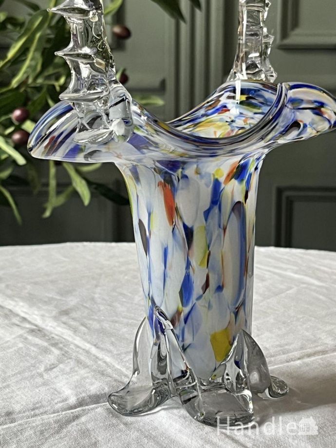 アンティークガラスの可愛いバスケット