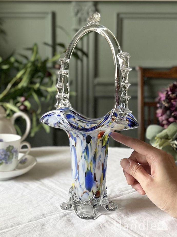 プレスドグラスのバスケット