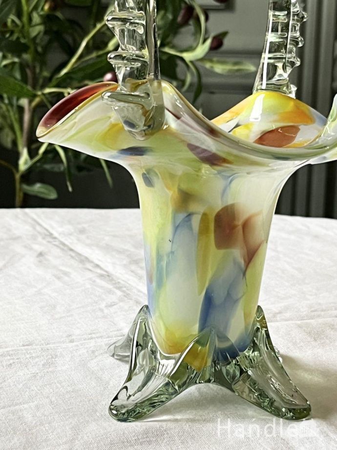 アンティークガラスの可愛いバスケット