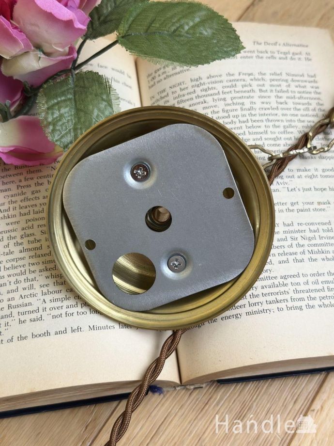 シャンデリアの取り付け方