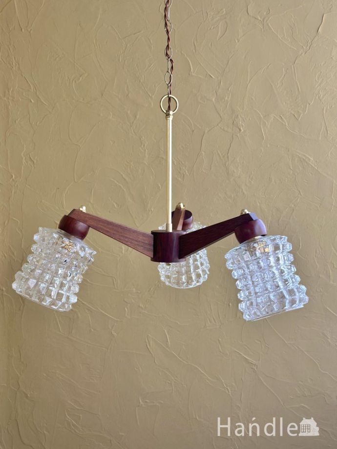 シャンデリアの灯り