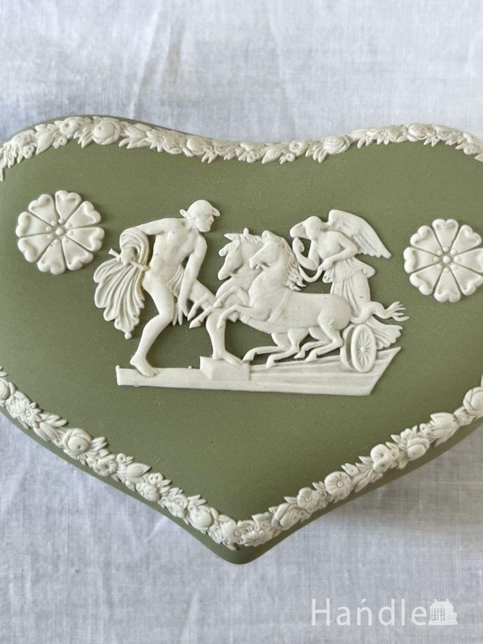 アンティークの小物入れ