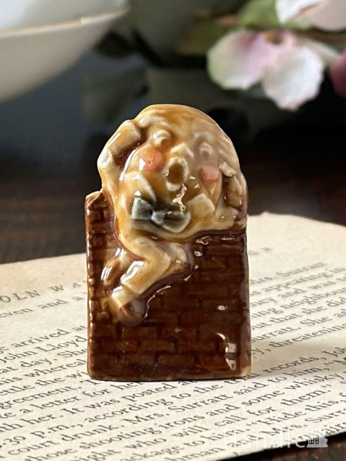 アンティークのフィギュリン