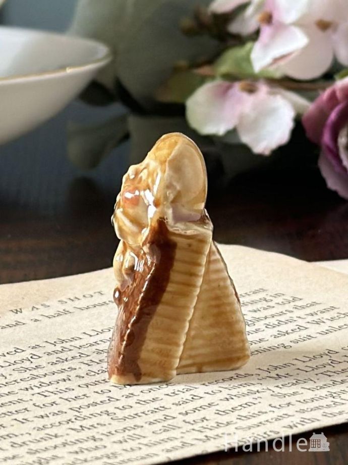 アンティークの置物