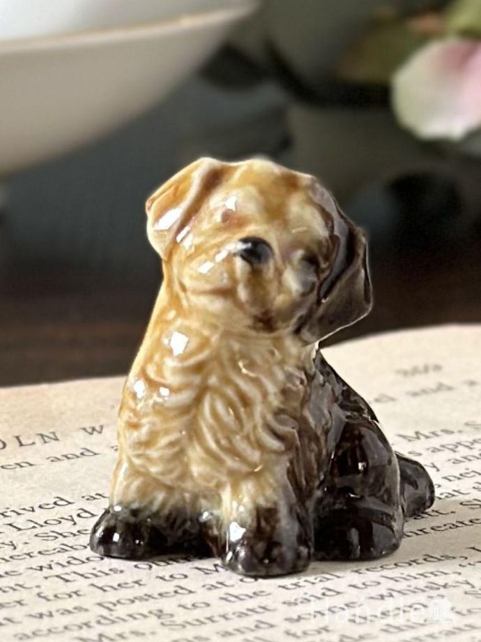 アンティークのフィギュリン