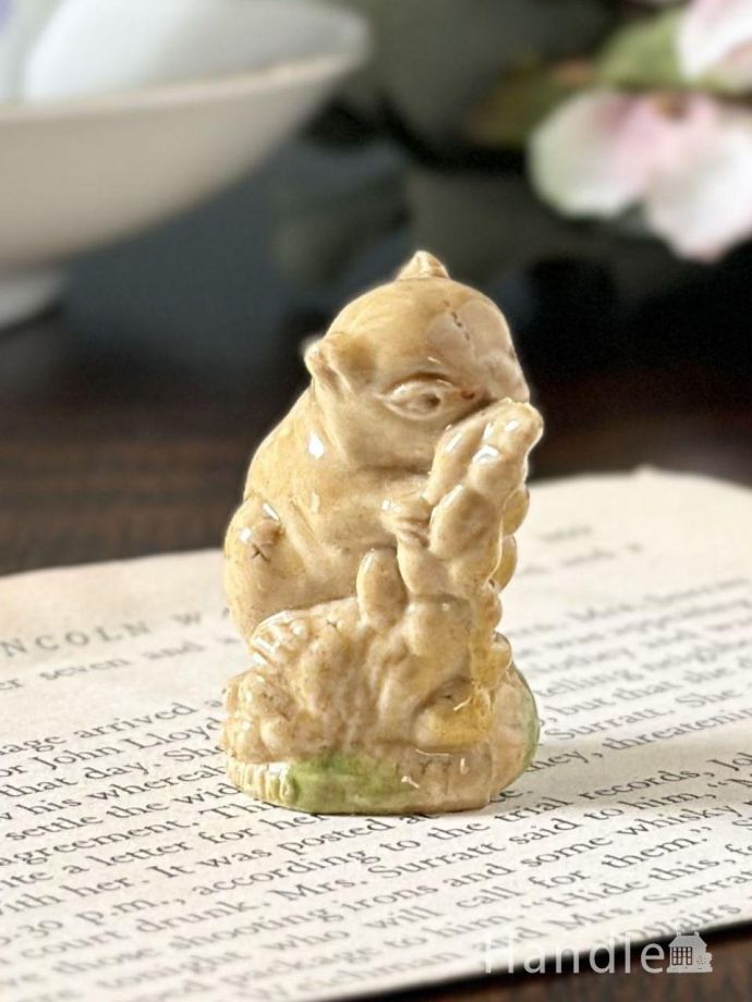 アンティークの置物