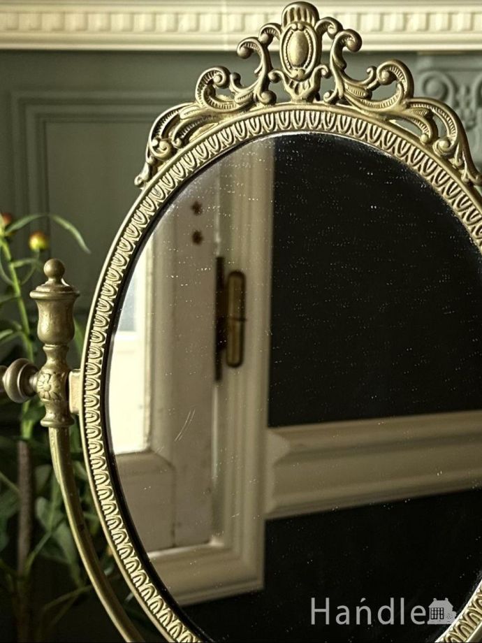 木製のスタンドミラー