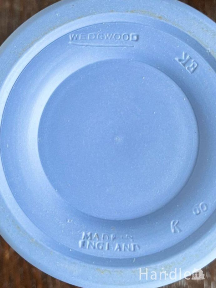 フラワーベースのバックスタンプ