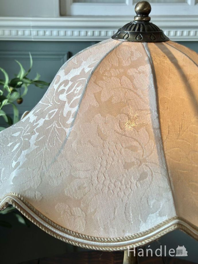 大切に使い続けられたオリジナルのシェード