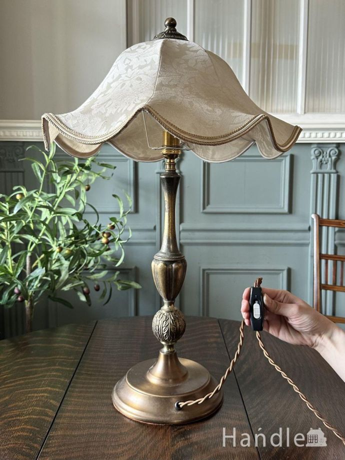 テーブルランプのスイッチ