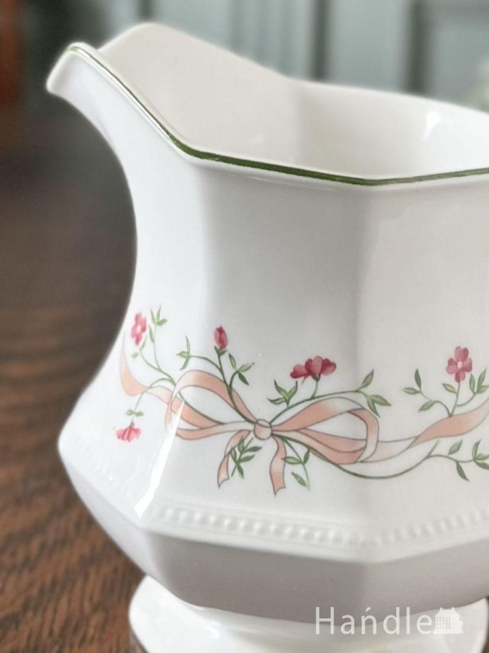 アンティークのミルクピッチャー