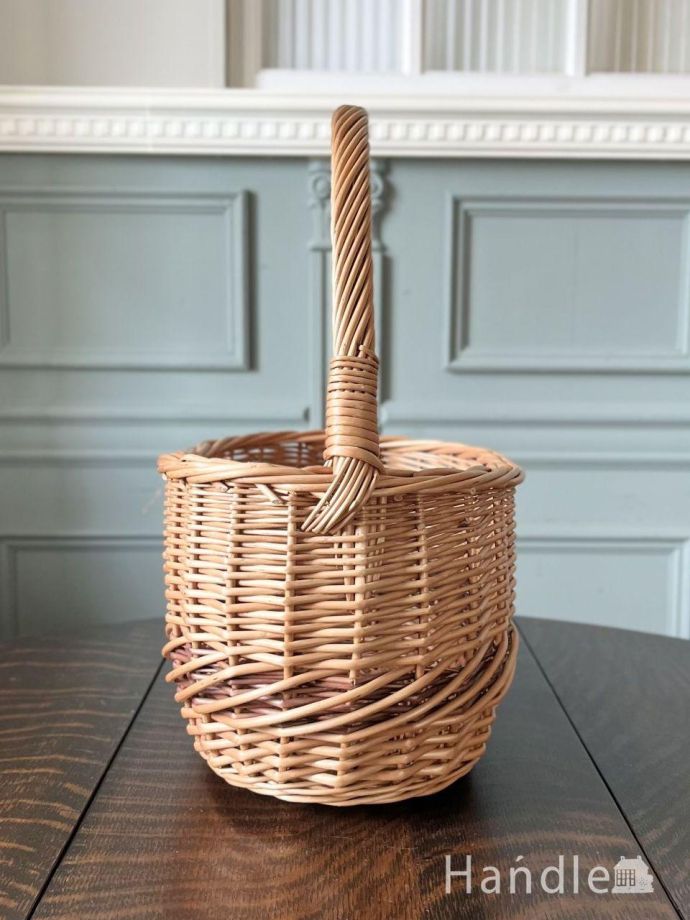 バスケットの横