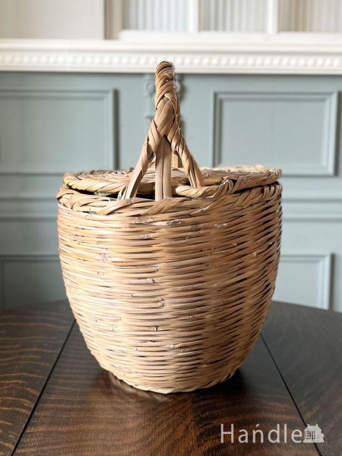 アンティークバスケットの後ろ