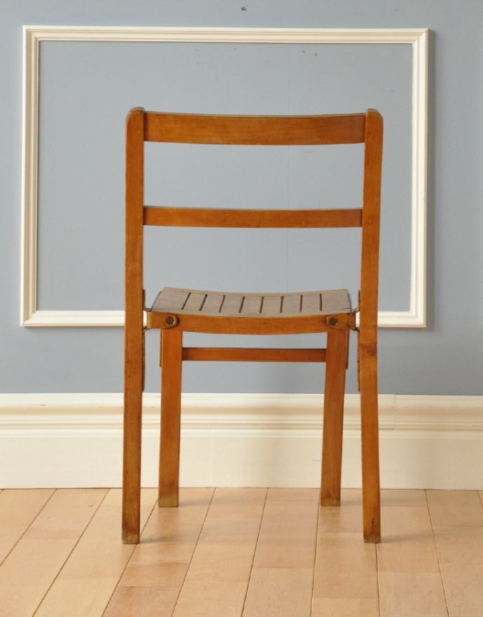 キッチンチェア　アンティーク チェア　1930年代のアンティーク チャイルドチェア。後ろ姿も絵になります。(k-616-c-1)