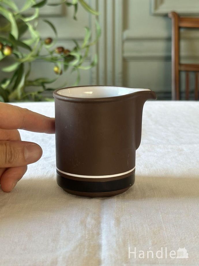 陶磁器のミルクピッチャー