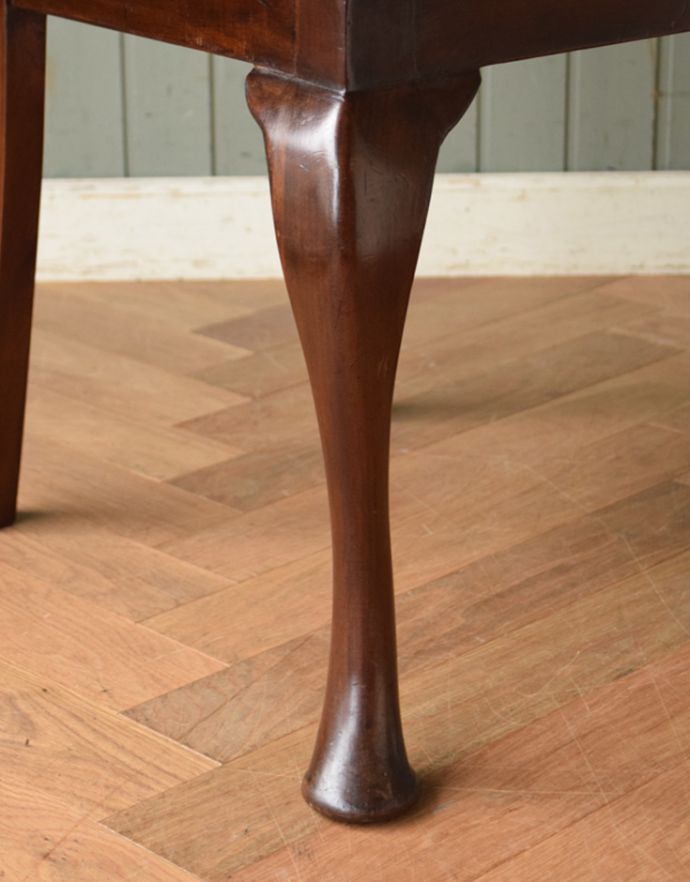 アンティークチェアの脚