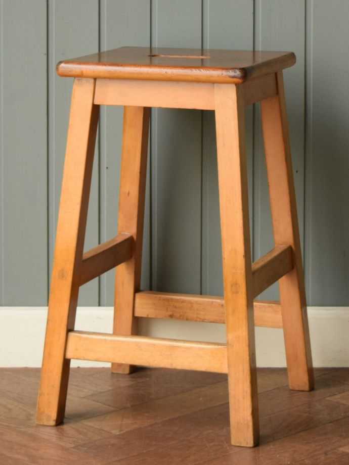 おしゃれなアンティークスツール