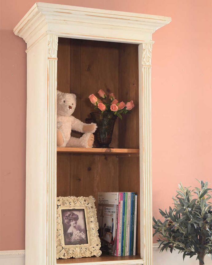 アンティークのキャビネット　アンティーク家具　ホワイトペイントのアンティークフレンチ家具、オープンキャビネット。タップリ収納出来る実力派見た目の美しさはもちろん、収納力たっぷり。(k-655-f-1)