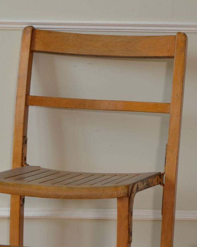 アンティークチェアの背もたれ