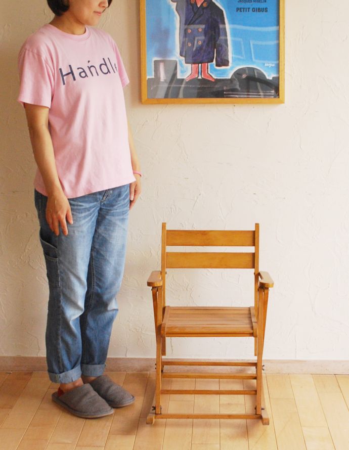 1Pソファ(ラウンジチェア) アンティーク チェア 温かな雰囲気のアンティークチェア、木製のチャイルドロッキングチェア。見た目の可愛らしさはもちろん、ちゃんと使える小さな椅子子ども用に作られた木のロッキングチェア。(k-808-c-1)