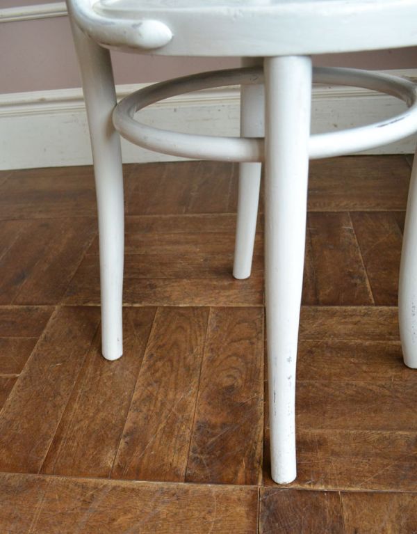 k-899-c アンティークベントウッドチェア(ホワイト)の脚