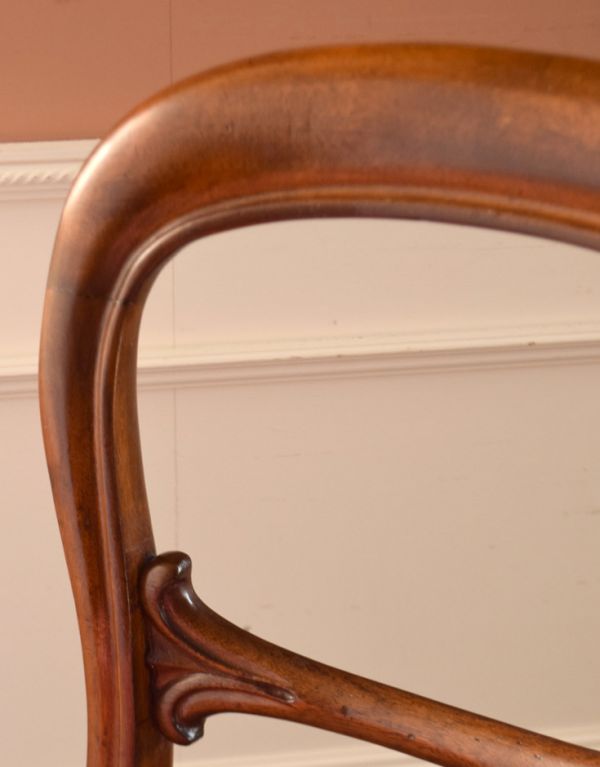 アンティークチェアの装飾