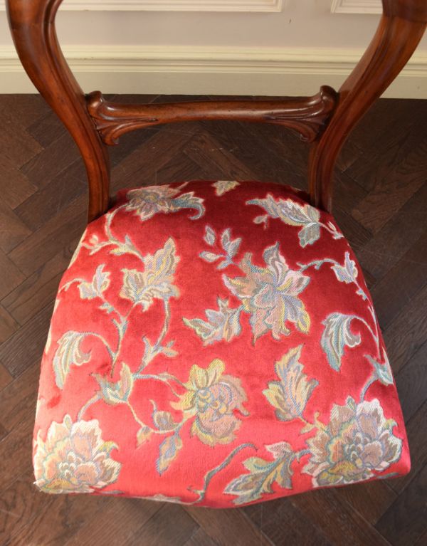 アンティークの椅子の座面