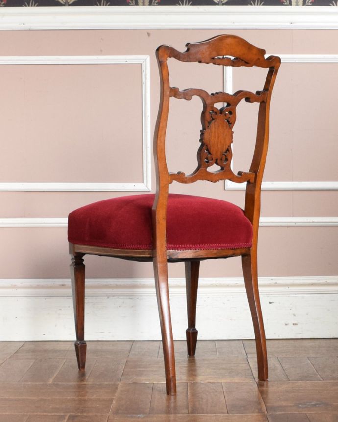 サロンチェア　アンティーク チェア　キレイなアンティークチェア、イギリスから届いたインレイドチェア。後ろ姿も上品です並べた時に後ろから見ることも多い椅子。(k-989-c)