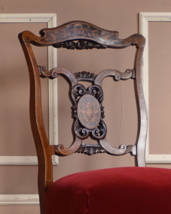 サロンチェア　アンティーク チェア　キレイなアンティークチェア、イギリスから届いたインレイドチェア。美しさの極みを堪能して下さい高級材で描かれた美しく柔らかなフォルム。(k-989-c)