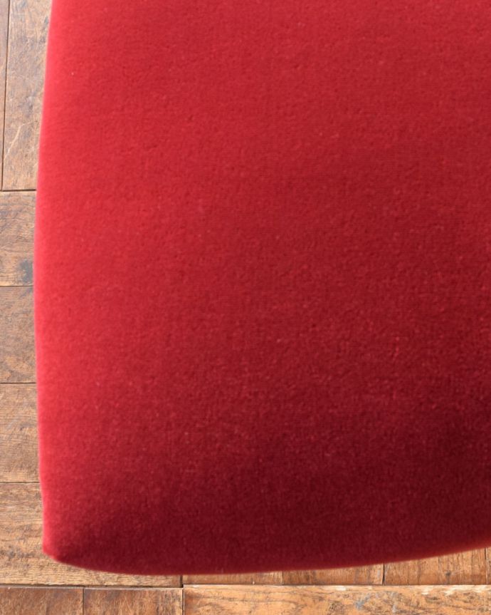 サロンチェア　アンティーク チェア　キレイなアンティークチェア、イギリスから届いたインレイドチェア。生地のセレクトにもこだわりました優雅なアンティークチェアの雰囲気をそのままに、一番似合う貼り座をじっくり選びました。(k-989-c)