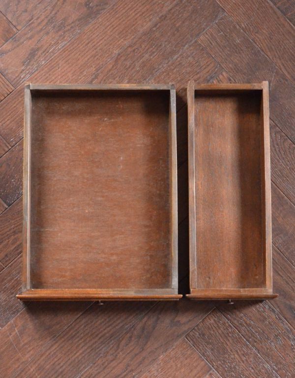 アンティーク家具 南フランスのアンティーク家具、おしゃれなドレッシングチェスト。便利な大きな引き出しが付いています。(k-991-f)