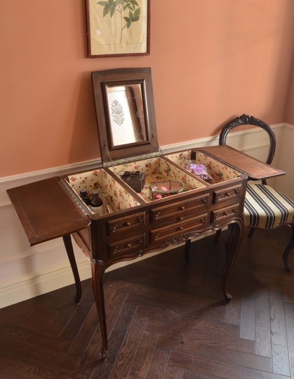 アンティーク家具 南フランスのアンティーク家具、おしゃれなドレッシングチェスト。木目が美しくとっても上品なキャビネット。(k-991-f)