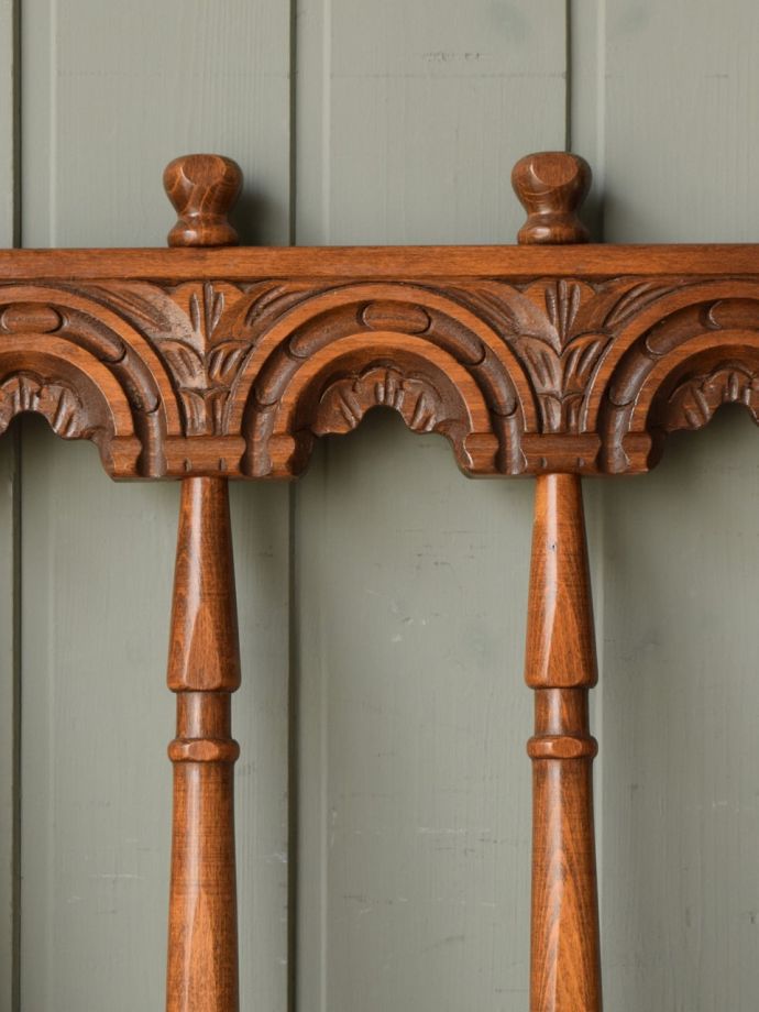 アーコールチェアの装飾