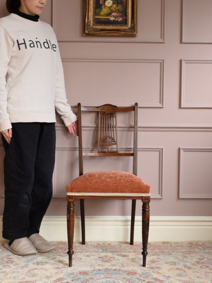 英国アンティークのサロンチェア