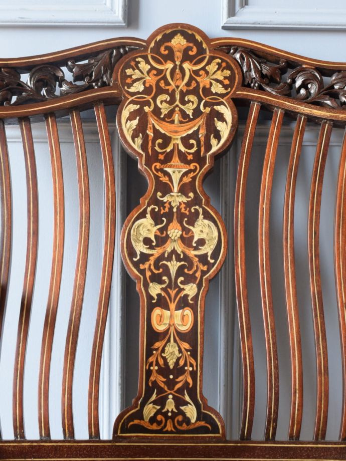 英国アンティークらしい装飾