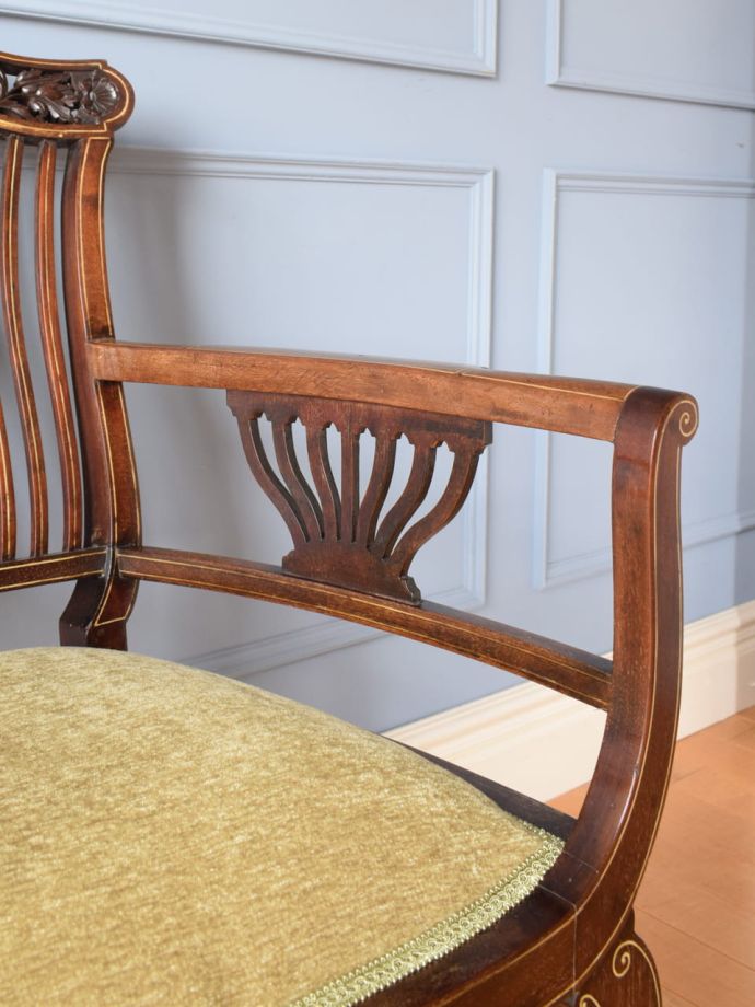 アンティークの椅子のアーム