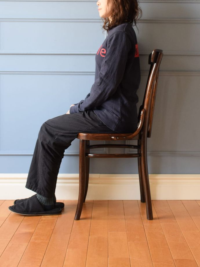 ベントウッドチェアの側面