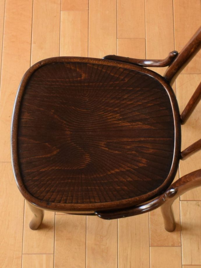 ベントウッドチェアの座面