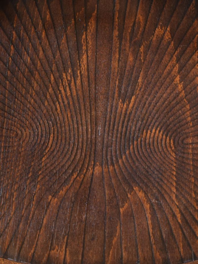 アンティークの椅子の座面の模様