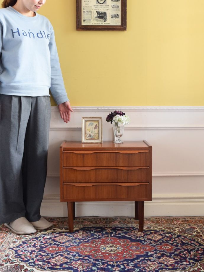 ビンテージのおしゃれなチェスト