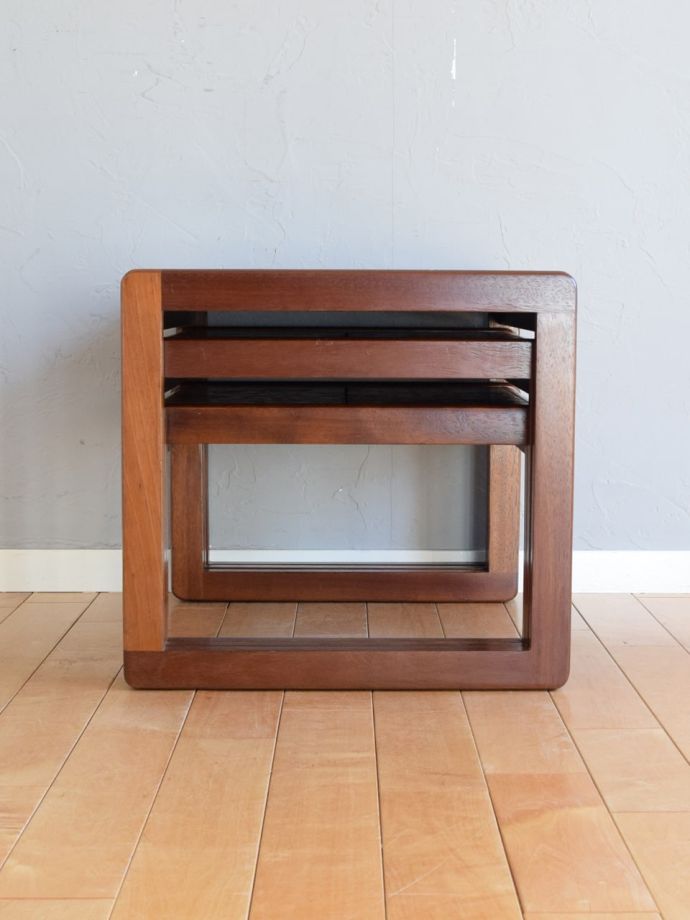 ビンテージコーヒーテーブルの側面