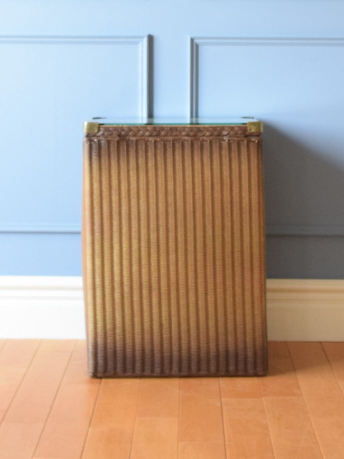 アンティークロイドルームボックスの後ろ姿