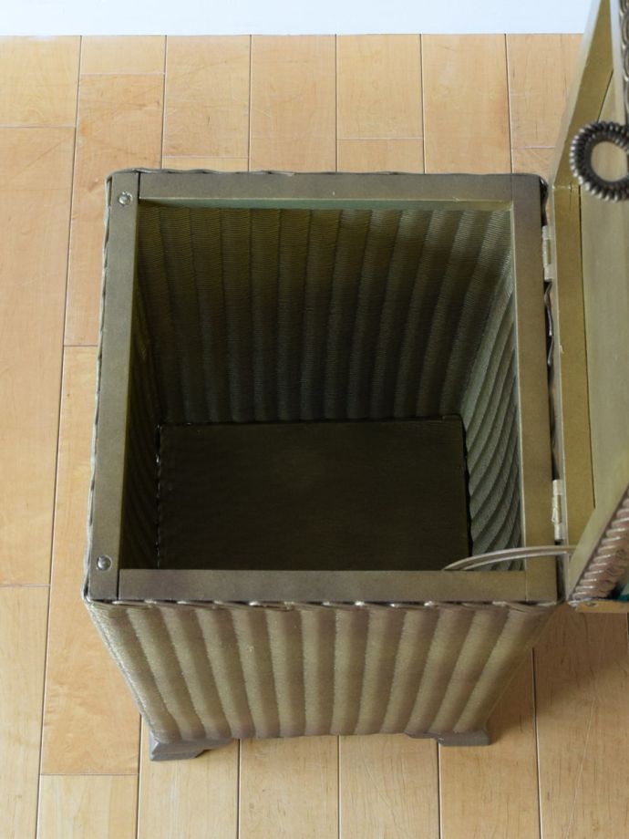 ロイドルームボックスの中